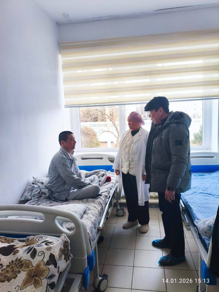 Райондук мамлекеттик администрациясынын башчысы-акимдин орун басары К. Аттокуров Токтогул районунун Жалпы дарыгердик практика борборунун абалы менен жеринен карап чыкты