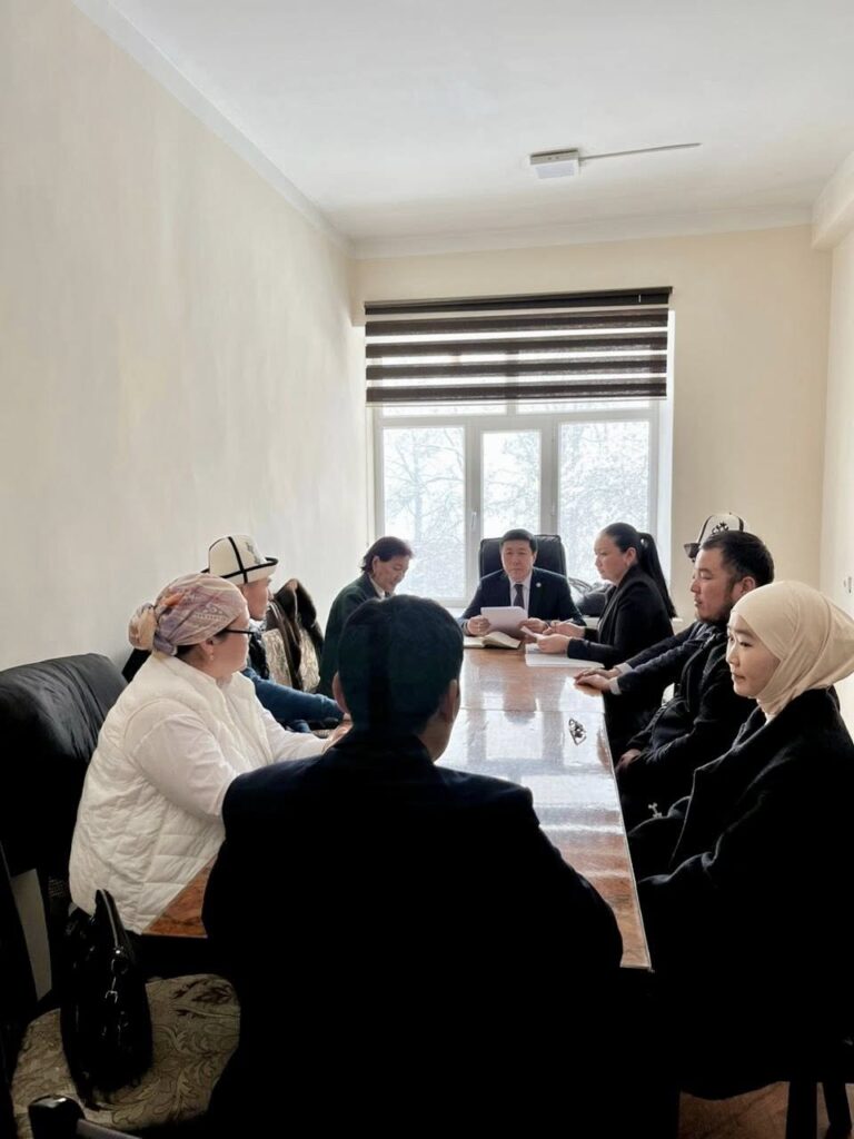 Жаштар иштери боюнча райондук кеңештин кезектеги отуруму өттү